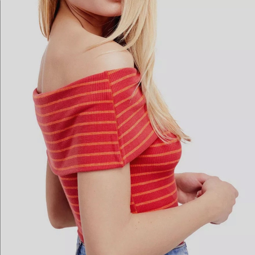 ⭐️ Free People ⭐️ off shoulder Striped top Small - Picture 6 of 8